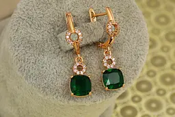 Сережки підвіски Xuping Jewelry куплет із зеленим каменем 3 см золотисті - мініатюра 2
