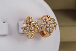 Сережки Xuping Jewelry кленовий листочок 1.3 см золотисті