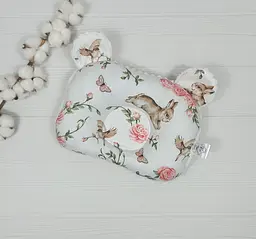 Дитяча ортопедична подушка 24×32 для новонароджених a.l.babybox Зайчики в трояндах Милочний