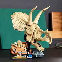 Конструктор LEGO Jurassic World Скам'янілості динозаврів: череп трицератопса 468 деталей (76969) - мініатюра 3
