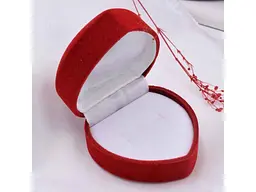 Футляр XUPING Серце велике для каблучки-сережок 741036 червоний оксамит 6х7см - мініатюра 2