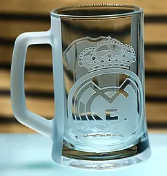 Пивний келих 660 мл Реал Мадрид Real Madrid з гравіюванням подарунок для фаната  футбольний кухоль Роналдо - мініатюра 2