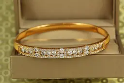 Браслет бенгл Xuping Jewelry Стужа 60 мм на руку від 17 до 19 см золотистий
