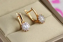 Сережки Xuping Jewelry хризантема 1.8 см золотисті - мініатюра 2