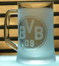 Пивний келих 660 мл ФК Боруссия Дортмунд Borussia з гравіюванням подарунок для фаната   футбольний кухоль - мініатюра 3