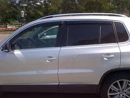 Дефлектори вікон вітровики для Volkswagen Tiguan 2007-2016 Хром молдинг