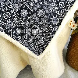 Ковдра для тварин Derby Сlassic Warm fleece blanket Чорно-білий L (100х130 см) - мініатюра 2