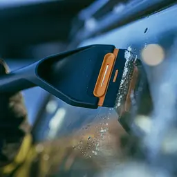Щітка-скребок телескопічна поворотна Fiskars X-series 96–121 см (1078492) - мініатюра 3