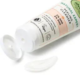 Очищуючий пілінг Alverde Naturkosmetik Natural Expert з 1% AHA та 2% PHA кислотами 125 мл - мініатюра 2
