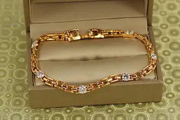 Браслет Xuping Jewelry Манхеттен з білими каменями 19,5 см золотистий