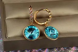 Серьги Xuping Jewelry подвески крупный камень в ободке голубые хамелеоны 3 см золотистые - миниатюра 2