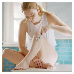 Подарунковий набір Gillette Venus Гладкість: Бритвенная ручка + Змінні картриджі для гоління, 2 шт. + Гель для гоління Satin Care Алое Вера, 75 мл - мініатюра 4