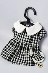 Сукня для собак у стилі Chanel з кольє S