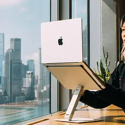 Підставка для ноутбука Native Union Desk Laptop Stand Sandstone пісочна (HOME-STAND-SAN) - мініатюра 4
