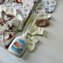 Набір для пологового будинку для новонародженого 33 предмети + прозора сумка в подарунок від ЕкоМама нейтральні кольори - мініатюра 12