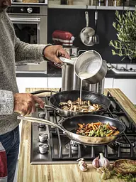 Каструля з кришкою KitchenAid Proline CC001879-001 24 см 5.7 л срібляста - мініатюра 4
