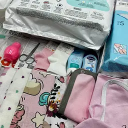 Готовий набір для малюка в пологовий будинок (24 одиниці + прозора сумка в подарунок) Baby Girl ЕкоМама Рожево-жовтий - мініатюра 2