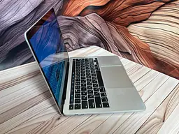 Ноутбук Apple MacBook Pro 13" 2020 i7-1068NG7/32/512 (C02DN0LQML87) Б/в - мініатюра 4