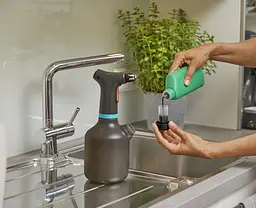 Обприскувач ручний акумуляторний Gardena EasyPump 1 літр (11114-20) - мініатюра 3