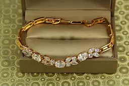 Браслет Xuping Jewelry Зіркопад з білими каменями 19,5 см золотистий