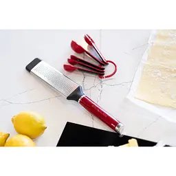 Тертка для спецій KitchenAid Coreline з чохлом червона (KAG321OHERE) - мініатюра 11