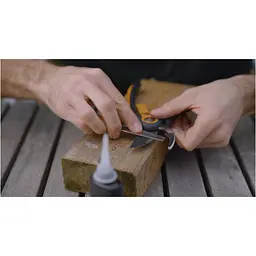 Комплект по догляду за інвентарем Fiskars (1001640) - мініатюра 6