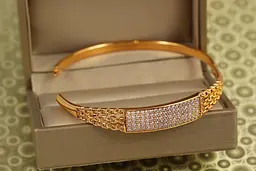 Браслет бэнгл Xuping Jewelry Переправа от 17см до 19 см золотистый - миниатюра 2