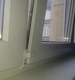 Віконний поворотний блокатор Sash jammer TPMD 01 білий - мініатюра 6