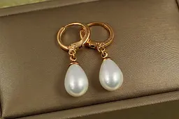 Сережки підвіски Xuping Jewelry крапельки з перлами 2,9 см золотисті - мініатюра 2