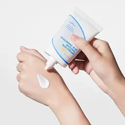 Крем сонцезахисний IsNtree Hyaluronic Acid Natural Sun Cream SPF 50+ PA++++ 50 мл - мініатюра 2