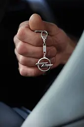 Срібний брелок Opel (Опель) (9007.1) - мініатюра 2