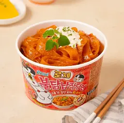 Локшина швидкого приготування Samyang Buldak Rose Wide Flat Glass Noodles 169.6г - мініатюра 2