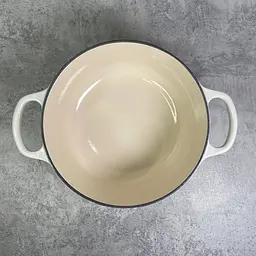 Каструля з кришкою Le Creuset Signature Cast Iron Round Casserole 21177247164430 24 см 4.2 л безе - мініатюра 2