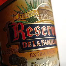 Текіла Jose Cuervo Reserva de la Familia 100% Agave 38% 0.7 л у подарунковому пакуванні - мініатюра 4