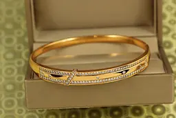 Браслет бенгл Xuping Jewelry Лінії світла 60 мм на руку від 17 до 19 см золотистий