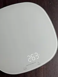 Кухонні настільні електронні ваги Grunhelm KES-025LW із сенсорним керуванням LCD-дисплей до 5 кг Білий - мініатюра 6