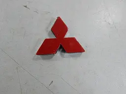 Емблема Mitsubishi Хром - Червона в кермо 36х36 мм на скотчі 17253 - мініатюра 3