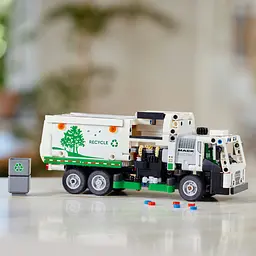 Конструктор LEGO Technic Сміттєвоз Mack LR Electric 503 деталей (42167) - мініатюра 4