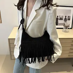 Містка замшева сумка з бахромою Lilly P2-9352A чорна