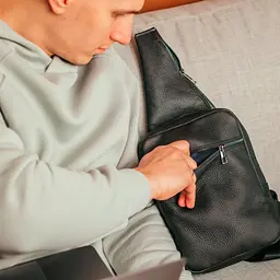 Сумка-рюкзак чоловіча шкіряна Handycover S357 чорна через плече - мініатюра 10