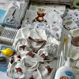Набір для пологового будинку для новонародженого 33 предмети + прозора сумка в подарунок від ЕкоМама нейтральні кольори - мініатюра 15