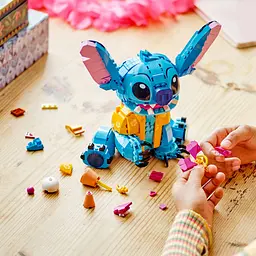 Конструктор LEGO Disney Classic Стіч 730 деталей (43249) - мініатюра 3