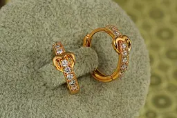 Сережки кільця Хuping Jewelry доріжка із серцем 1,5 см золотисті - мініатюра 2