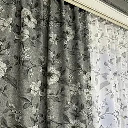 Льняні штори сірого кольору з квітами 150х270 з тюлистом батистовим 400х270 на тасьме ALBO pbe0052611 - мініатюра 6