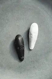 Вакуумний стимулятор клітора Womanizer Marilyn Monroe White Marble - мініатюра 9