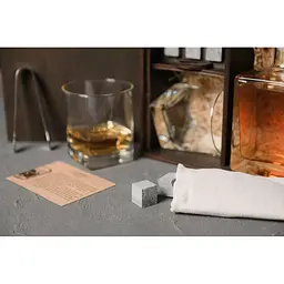 Подарунковий набір Whiskey Stones камені для віскі у дерев'яному пеналі №7 + декантер і 2 склянки Pasabahce + щипці + мішечок - мініатюра 5
