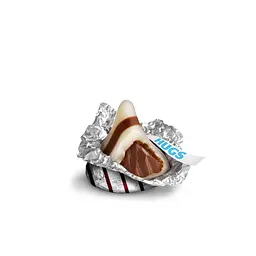 Шоколадні цукерки Hershey's Hugs Milk Chocolate and White Creme 456г - мініатюра 4