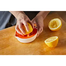 Прес для цитрусових Fiskars Functional Form (1016125) - мініатюра 6