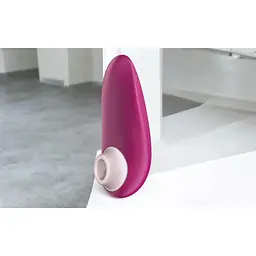Вакуумний кліторальний стимулятор Womanizer Starlet 3 Pink - мініатюра 2
