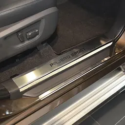 Накладки на пороги для Mitsubishi Pajero Sport III 2015- Нержавіюча сталь із загином та Логотипом 4 шт (P-MI16) - мініатюра 2